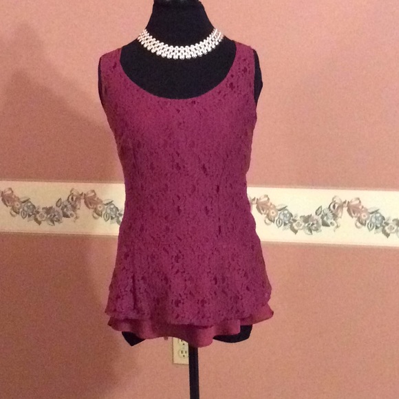 Cabi Lace Sleeveless Blouse - Picture 1 of 4